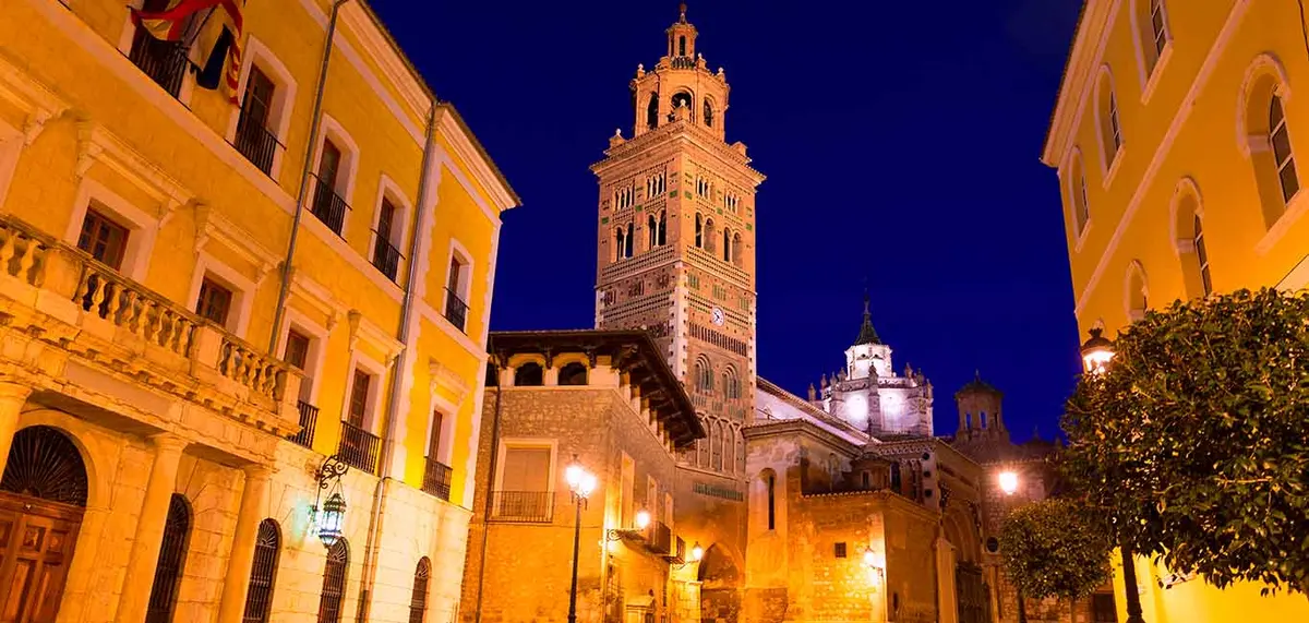 Atardecer romántico en Teruel capital