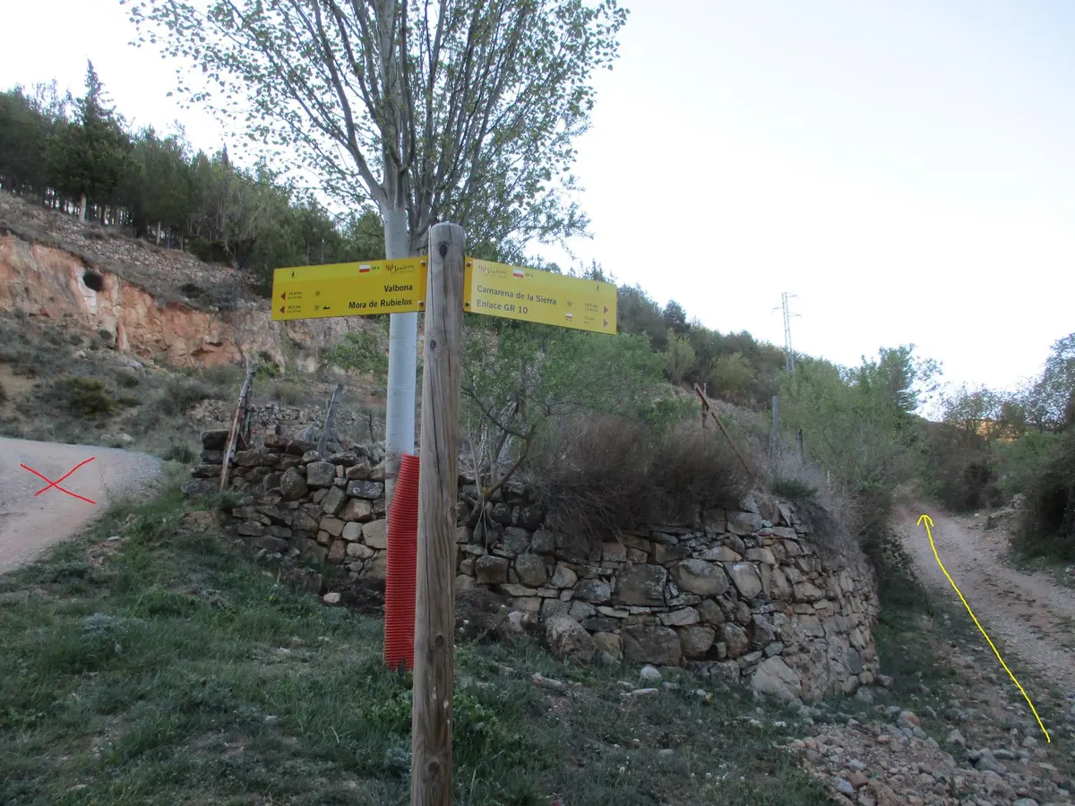 Camino señalizado GR en la sierra de Teruel