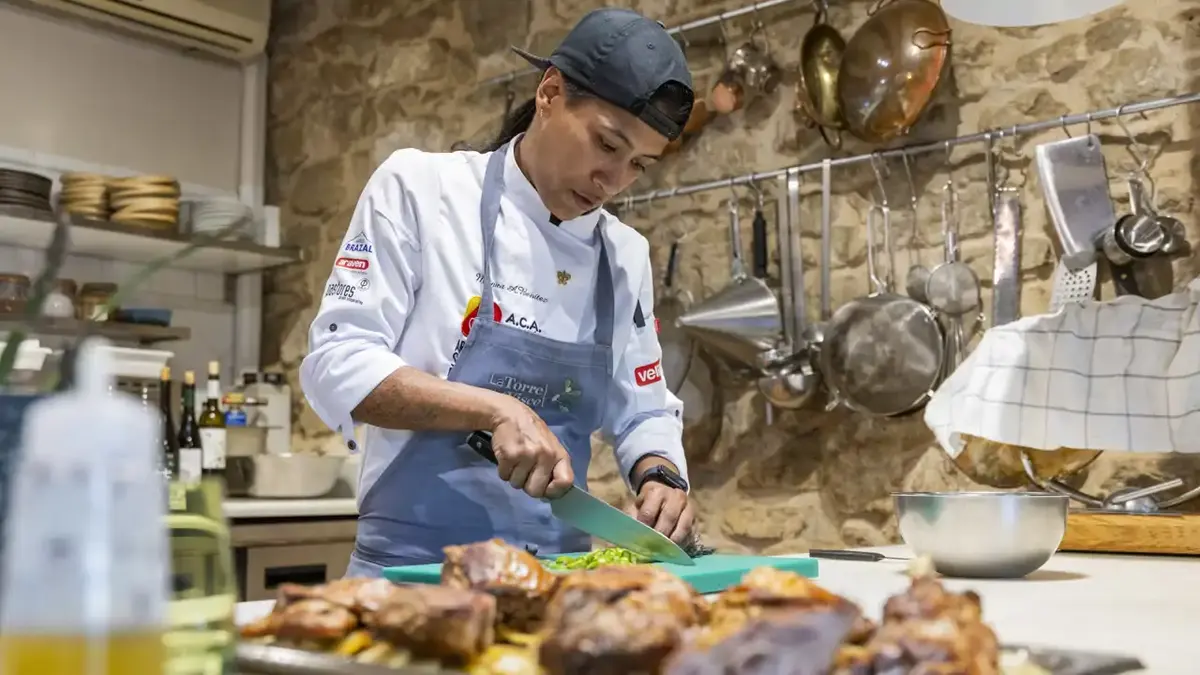 Chef de Teruel elaborando cocina local de autor