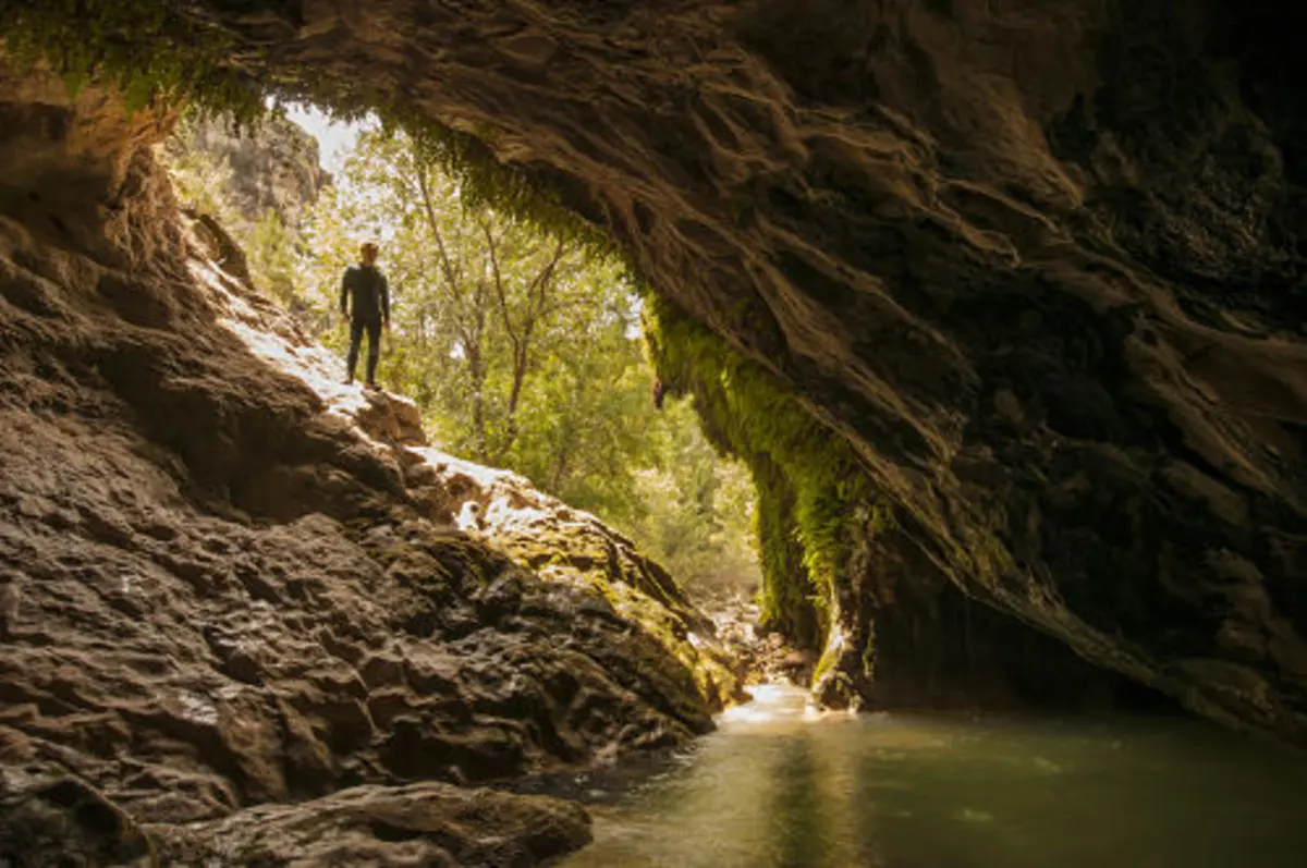 Puente Natural de La Fonseca sobre el río Guadalope, Maestrazgo, Teruel