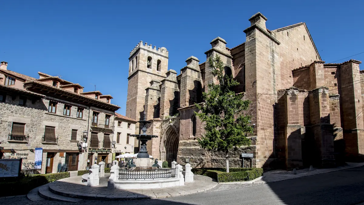 Plaza porticada de Rubielos de Mora