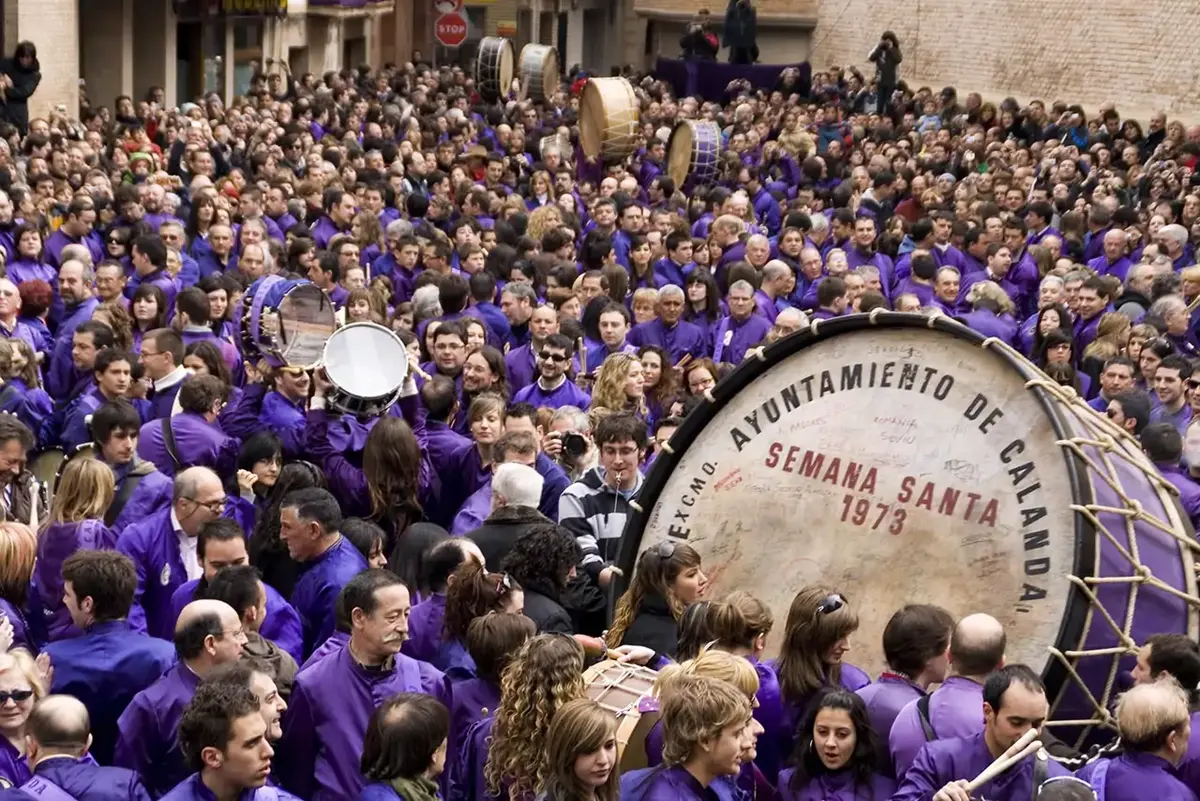 Tambores de Calanda durante la Semana Santa, fiesta mundialmente famosa